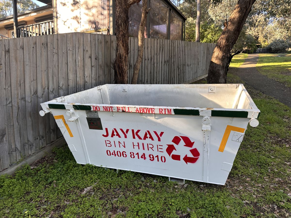 Small Rubbish Bin Hire Melbourne: Quick Cleanup Solutions